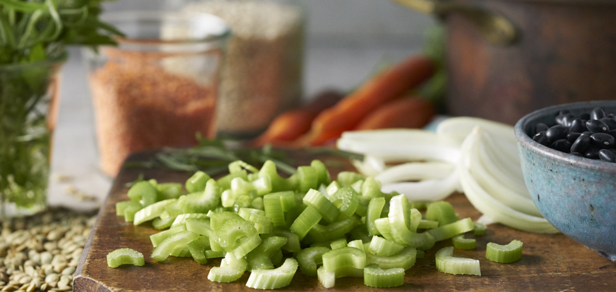 Amy's slices celery and onion