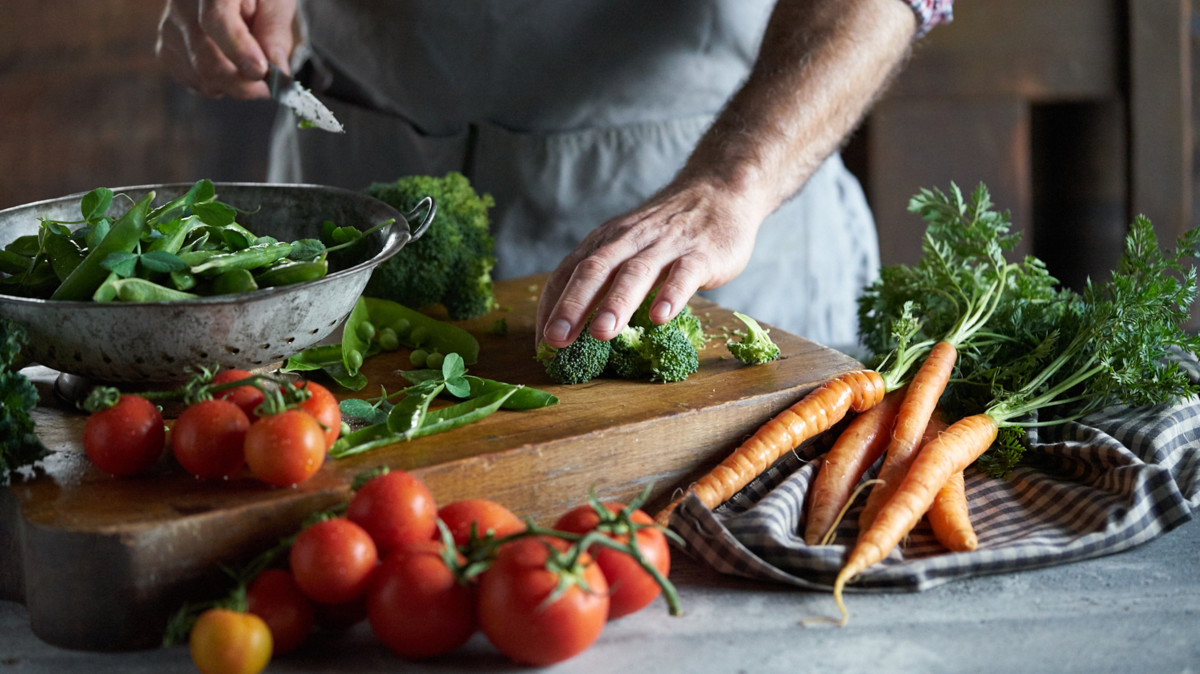 Amy's salad chopping